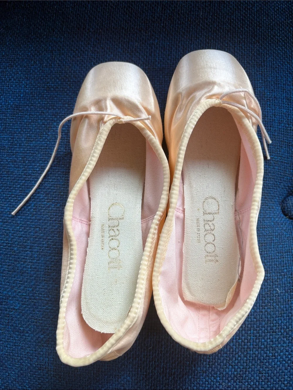 LOT OF 2 PAIRS Chacott Veronese-II Pointe Shoes Size 23.5 C Hard Shank Unworn